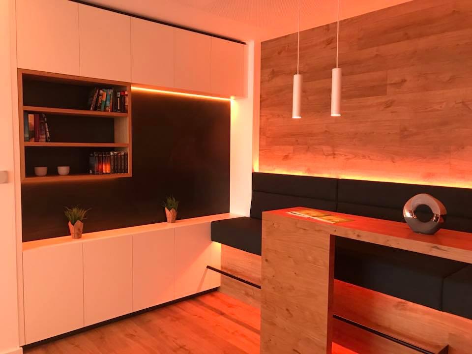 Intelligente Gebäudeautomation mit Loxone und KNX von ESZI